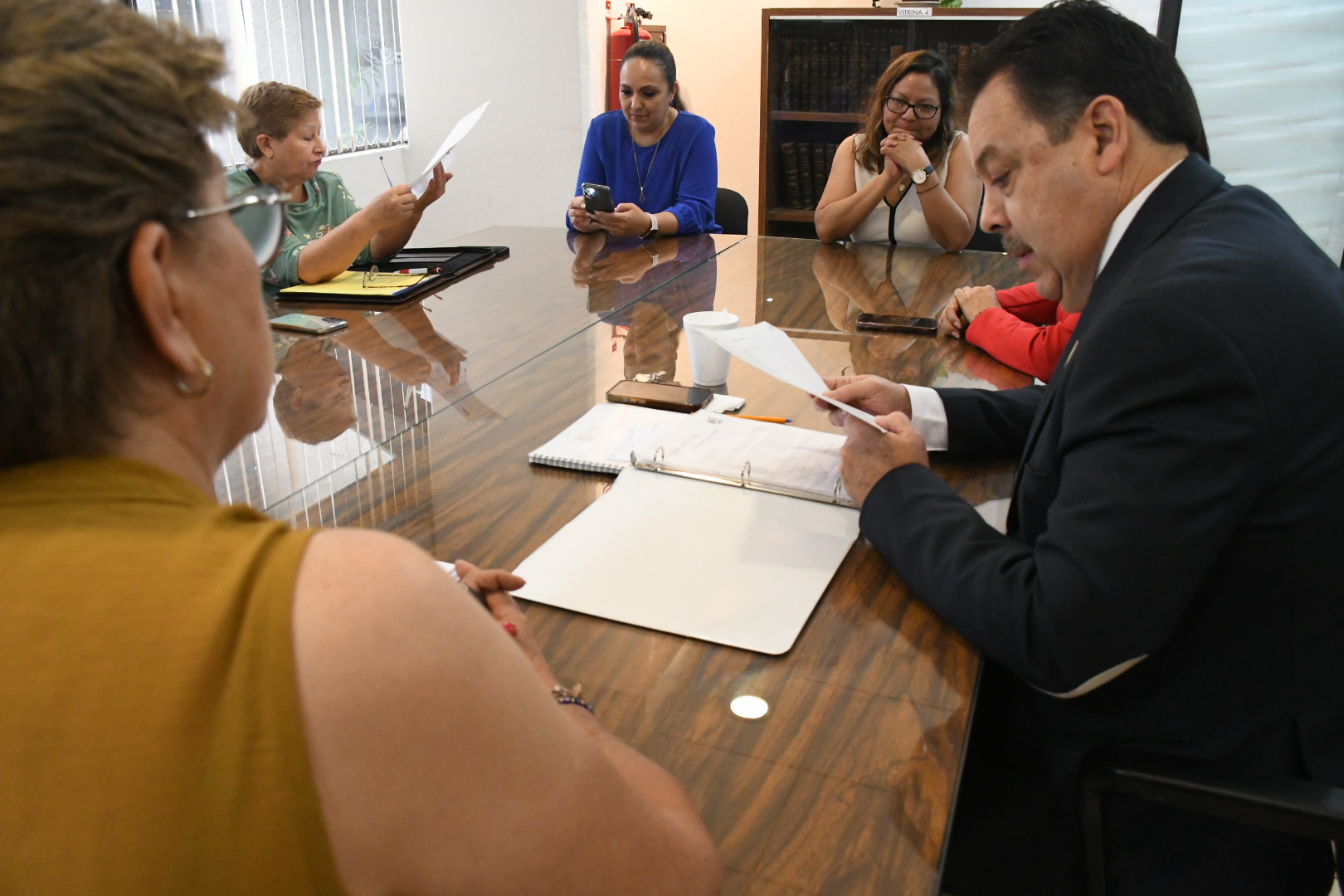Reunión de representantes ante la Comisión Nacional Mixta de Bolsa de Trabajo 