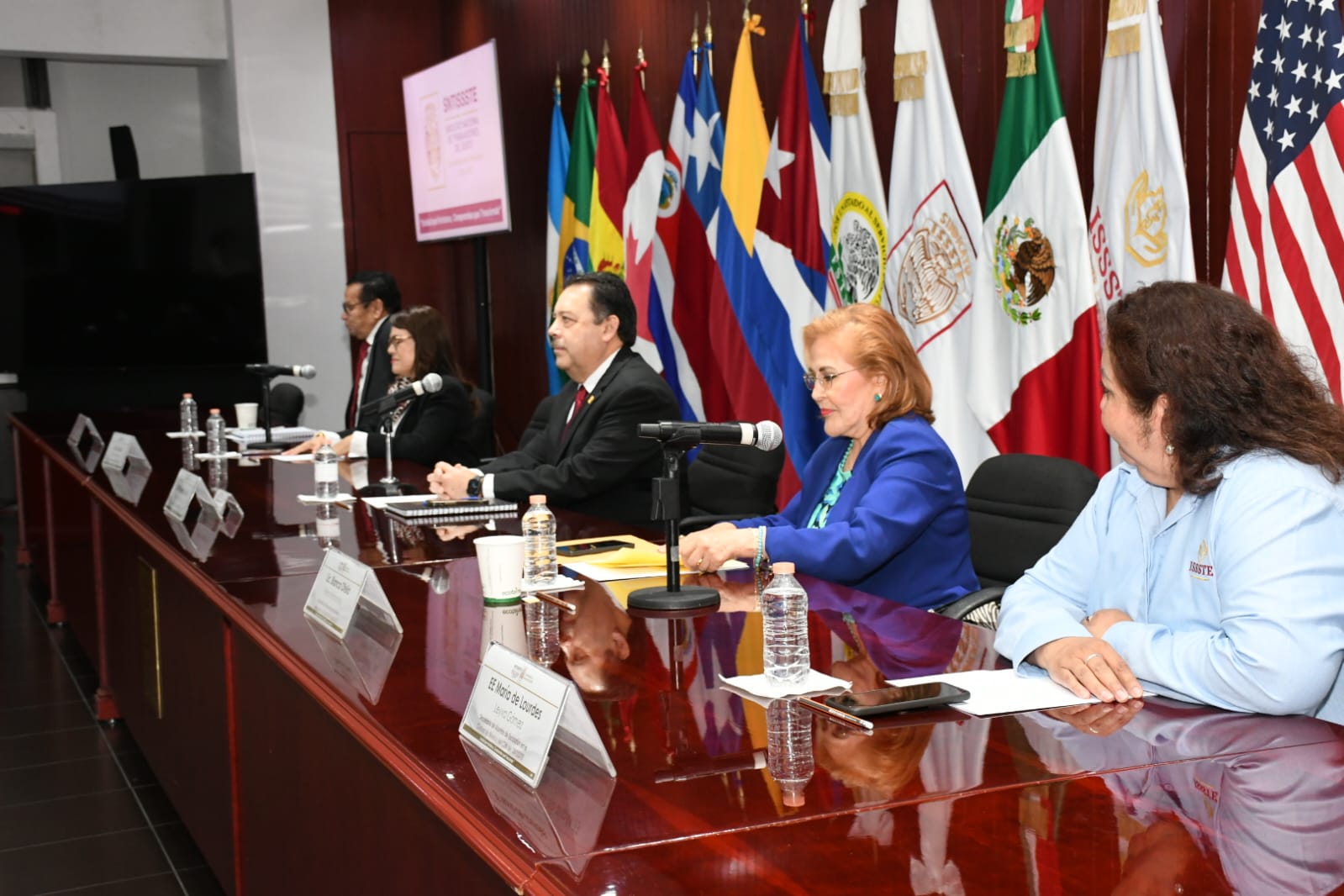 Visita de compañeras y compañeros de la Sección XLII, FOVISSSTE