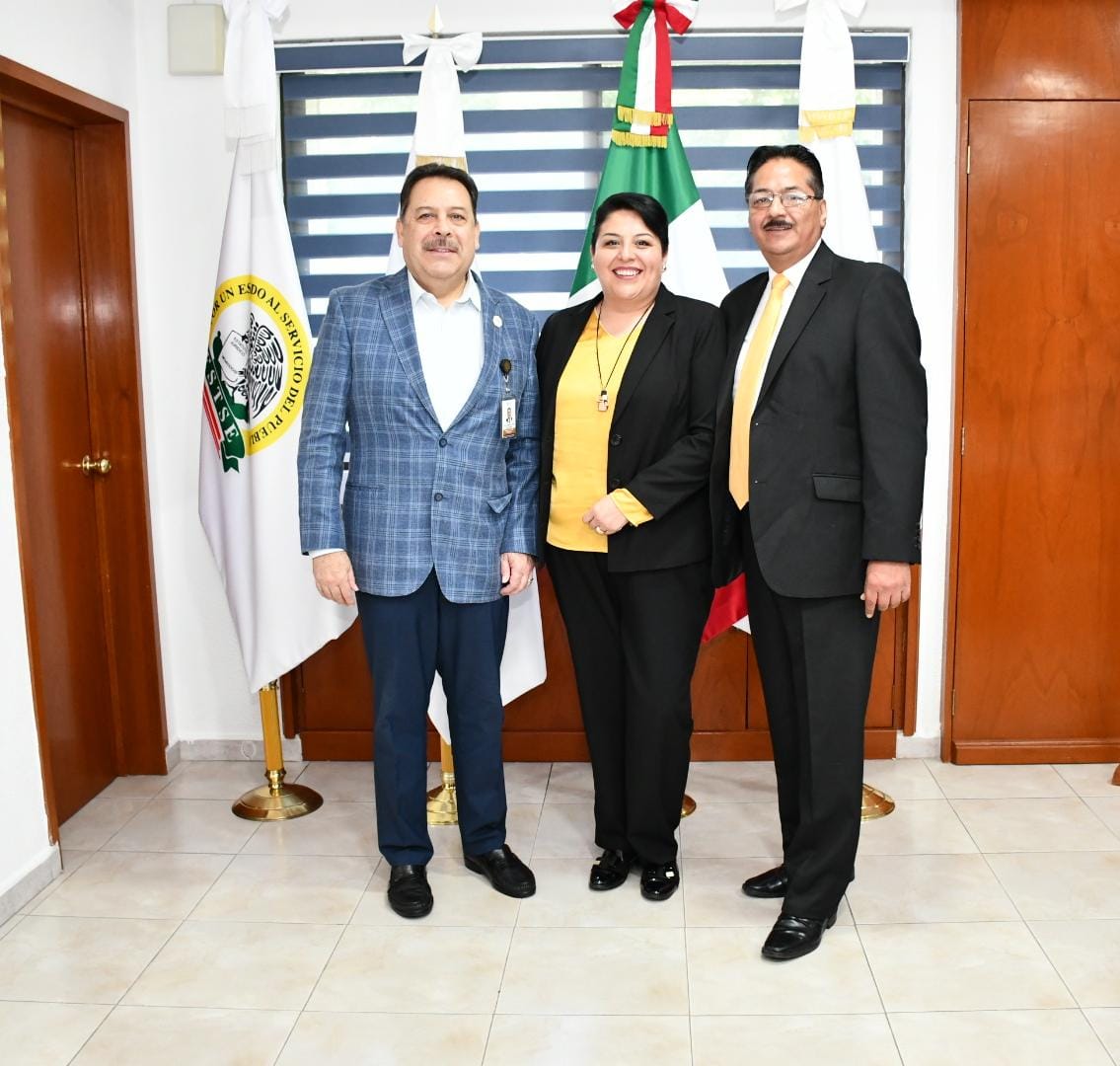 Visita de compañeros de la Sección IV, “Clínicas de Especialidad”