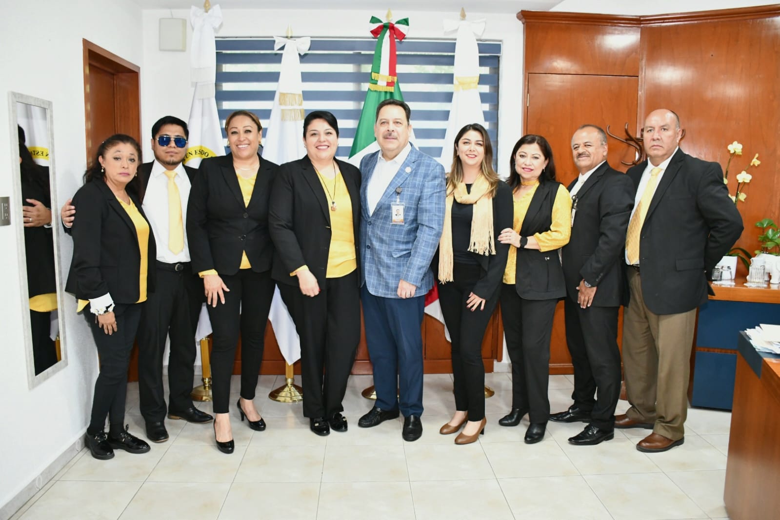 Visita de compañeros de la Sección IV, “Clínicas de Especialidad”