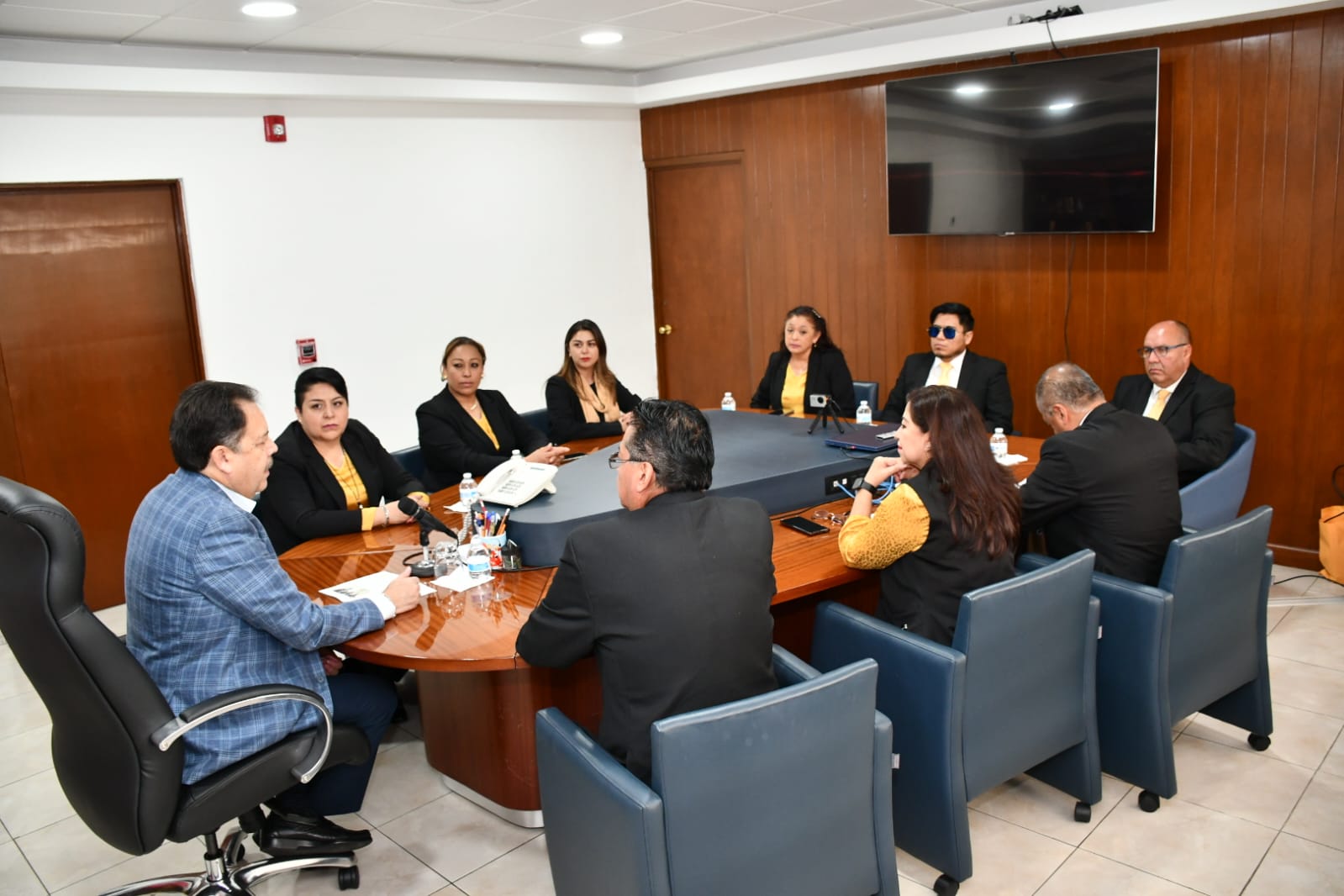 Visita de compañeros de la Sección IV, “Clínicas de Especialidad”