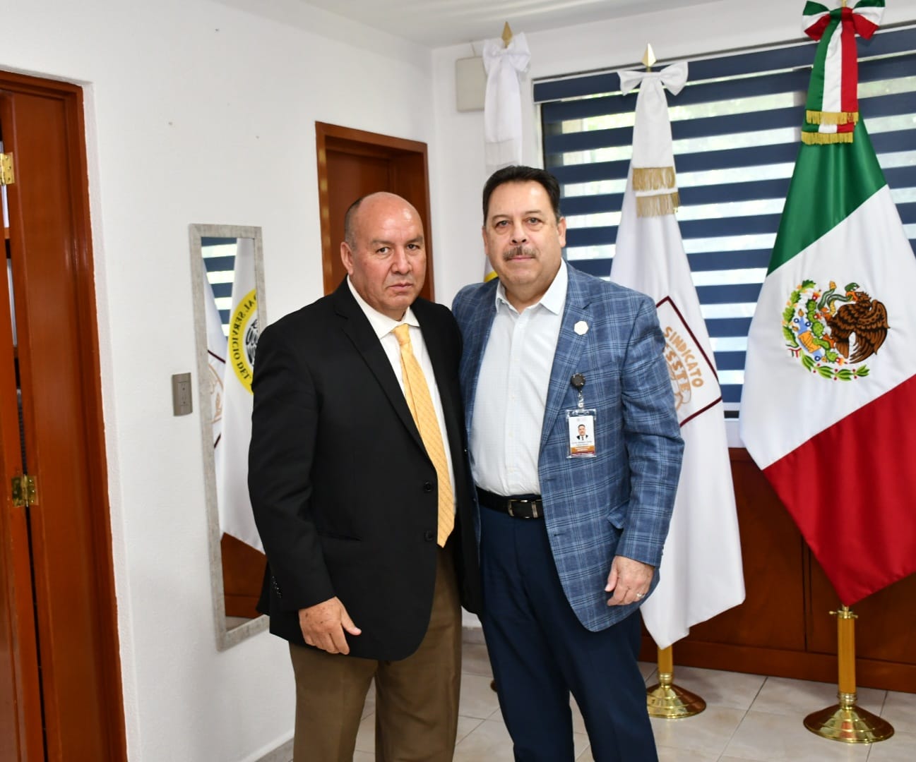 Visita de compañeros de la Sección IV, “Clínicas de Especialidad”