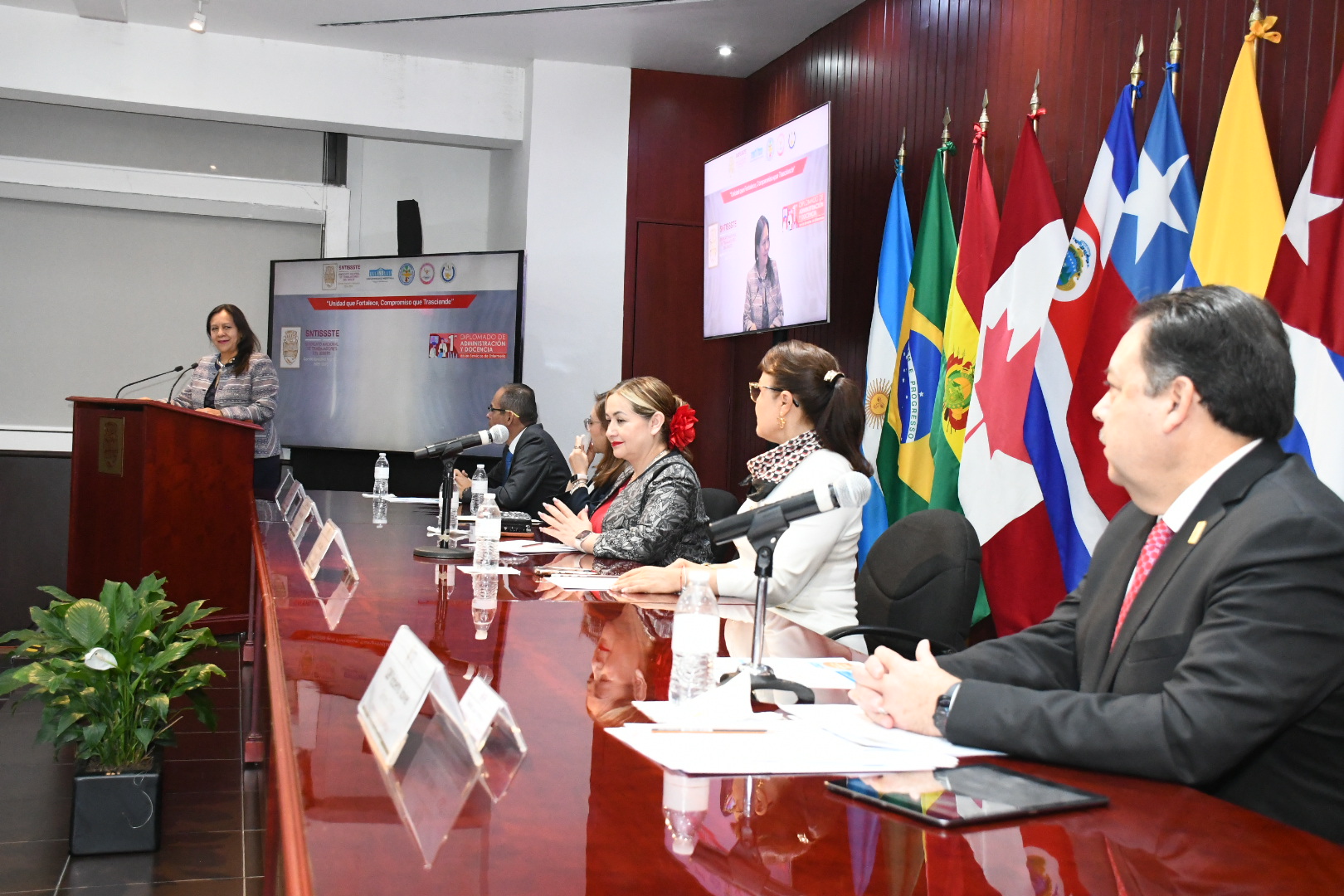 1er Diplomado "Administración y Docencia en los Servicios de Enfermería"