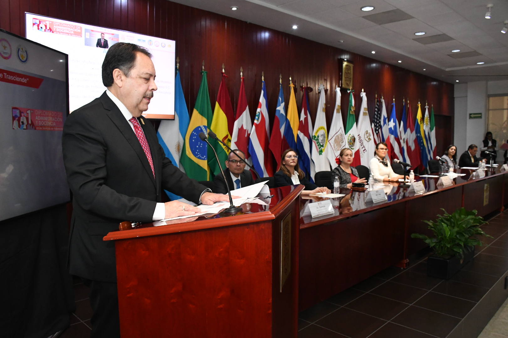 1er Diplomado "Administración y Docencia en los Servicios de Enfermería"