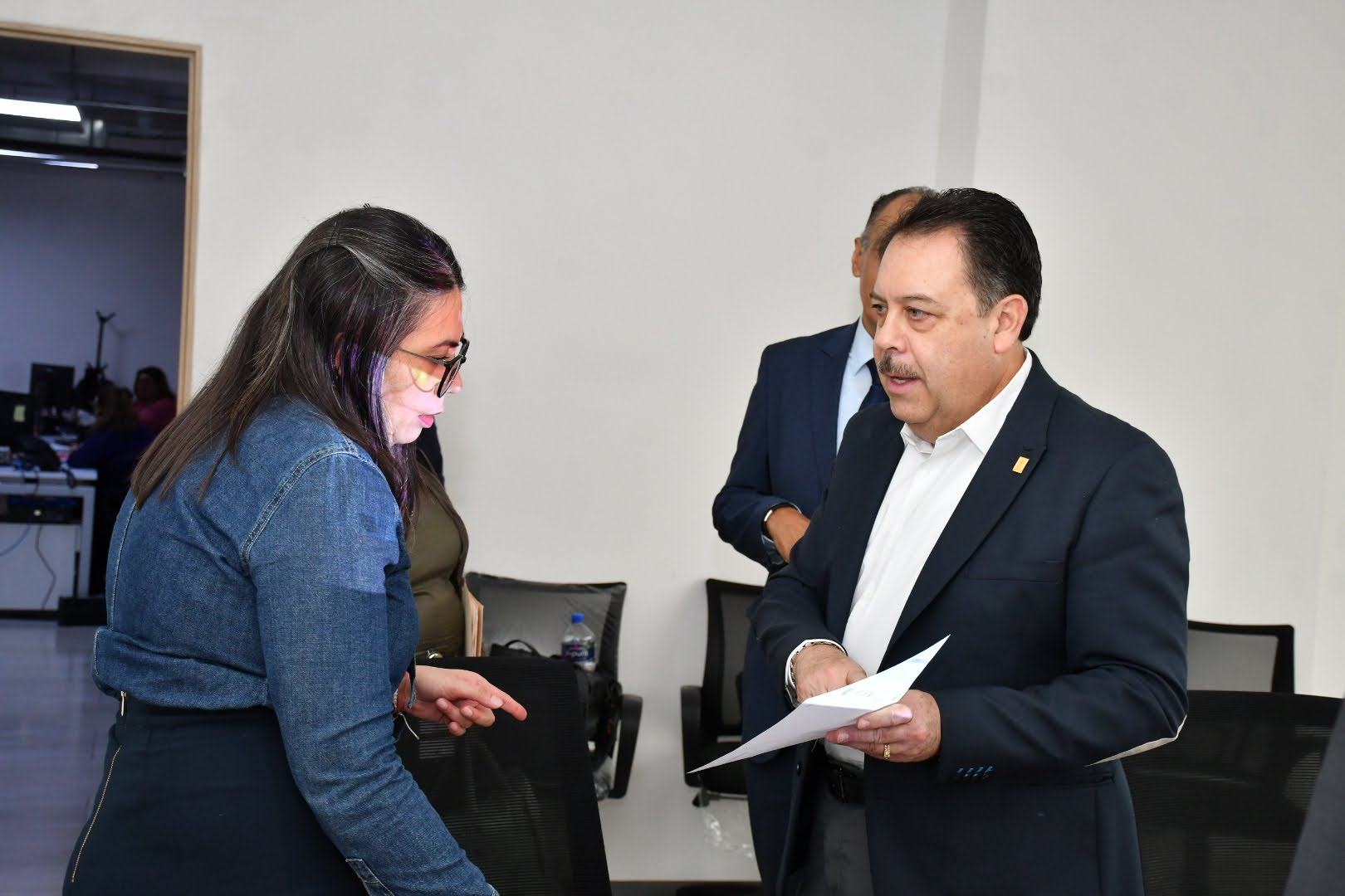 Revisión de propuesta para Uniformes de los Trabajadores
