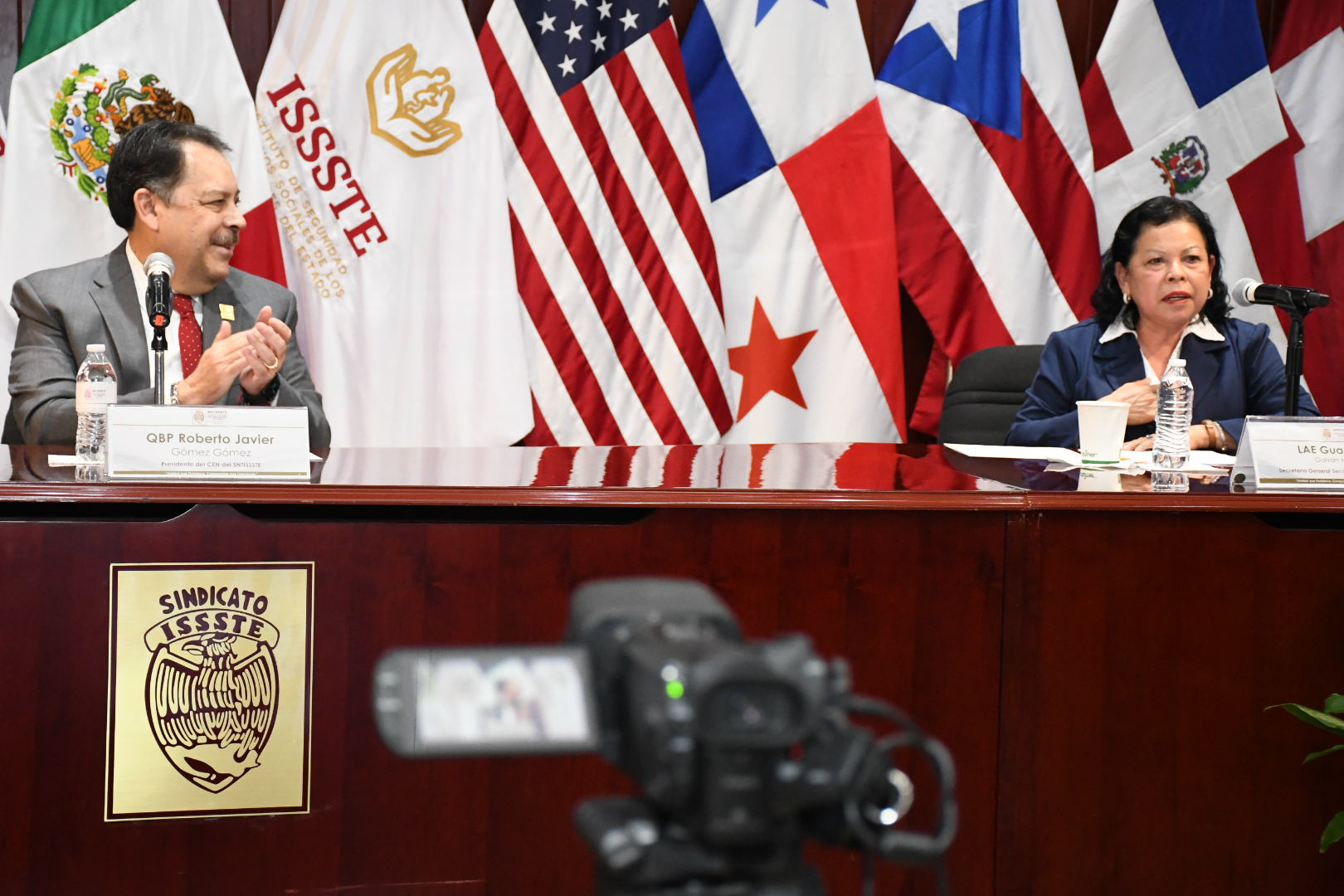 Salutación de la Sección I, Oficinas Centrales