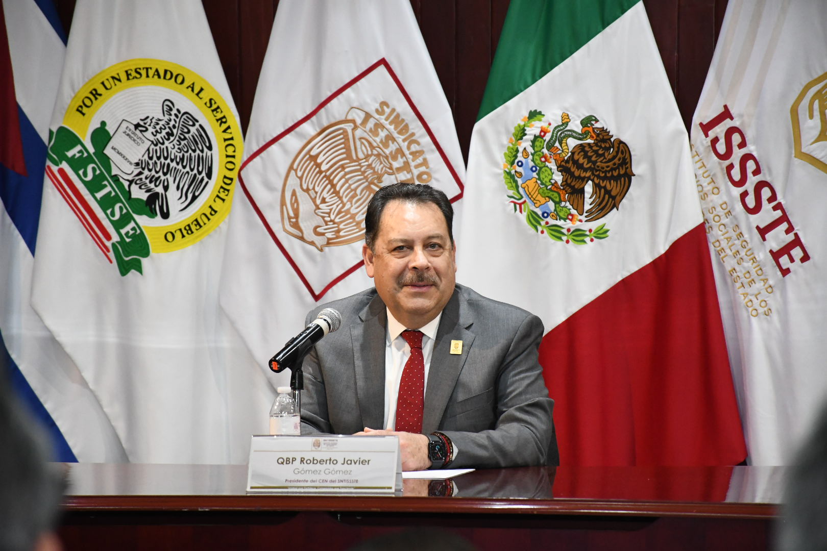 Salutación de la Sección I, Oficinas Centrales
