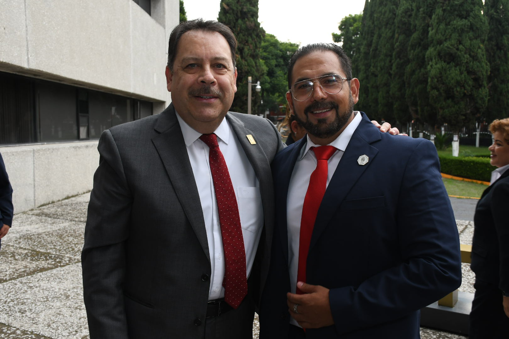 Salutación de la Sección I, Oficinas Centrales