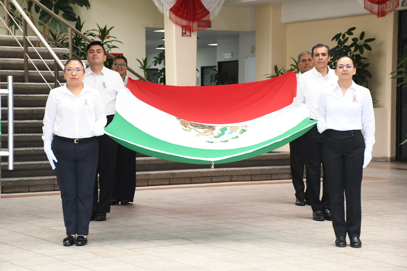Ceremonia de Izamiento de Bandera