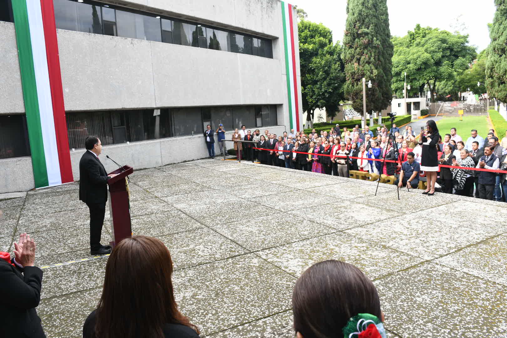 Ceremonia de Izamiento de Bandera