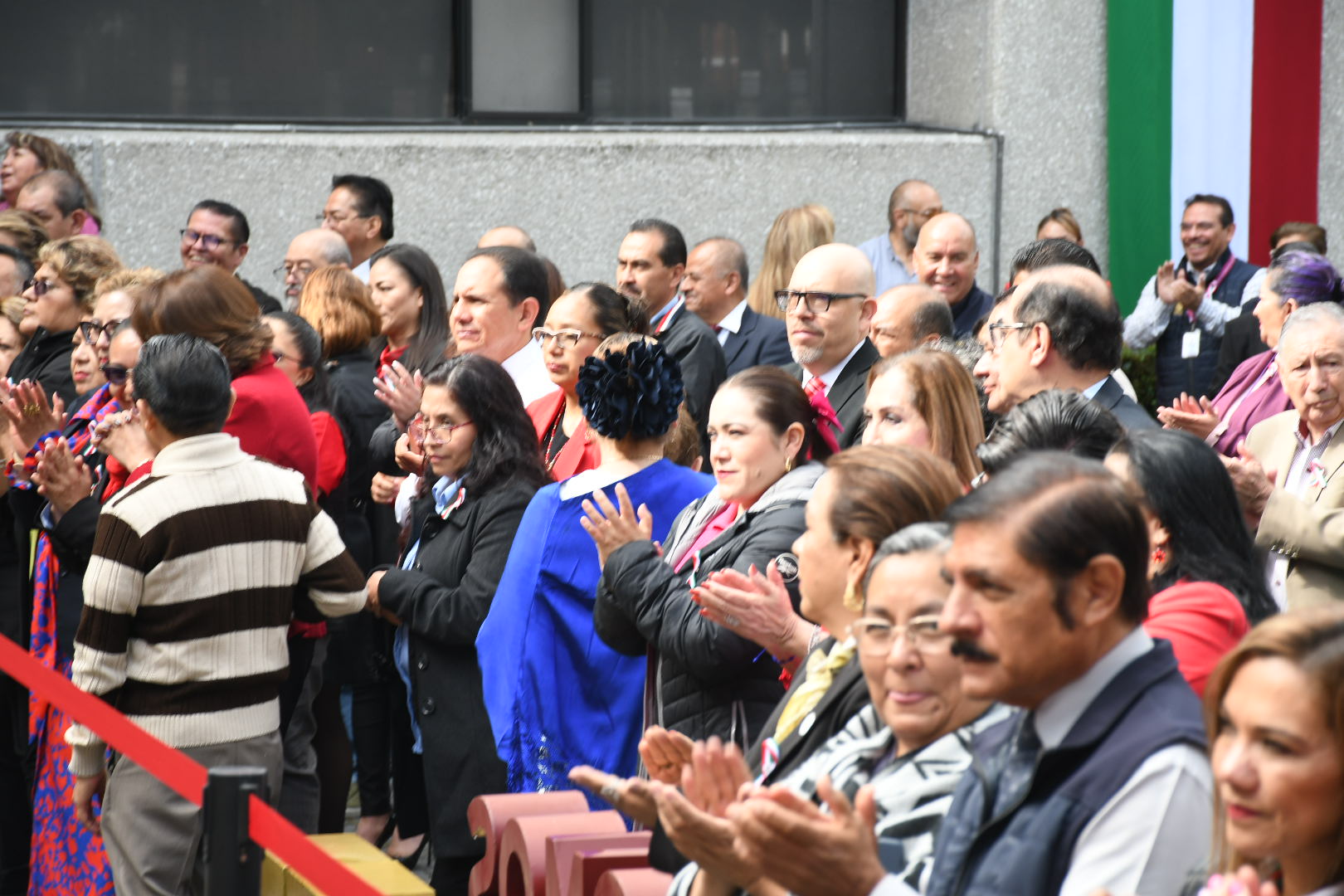 Ceremonia de Izamiento de Bandera