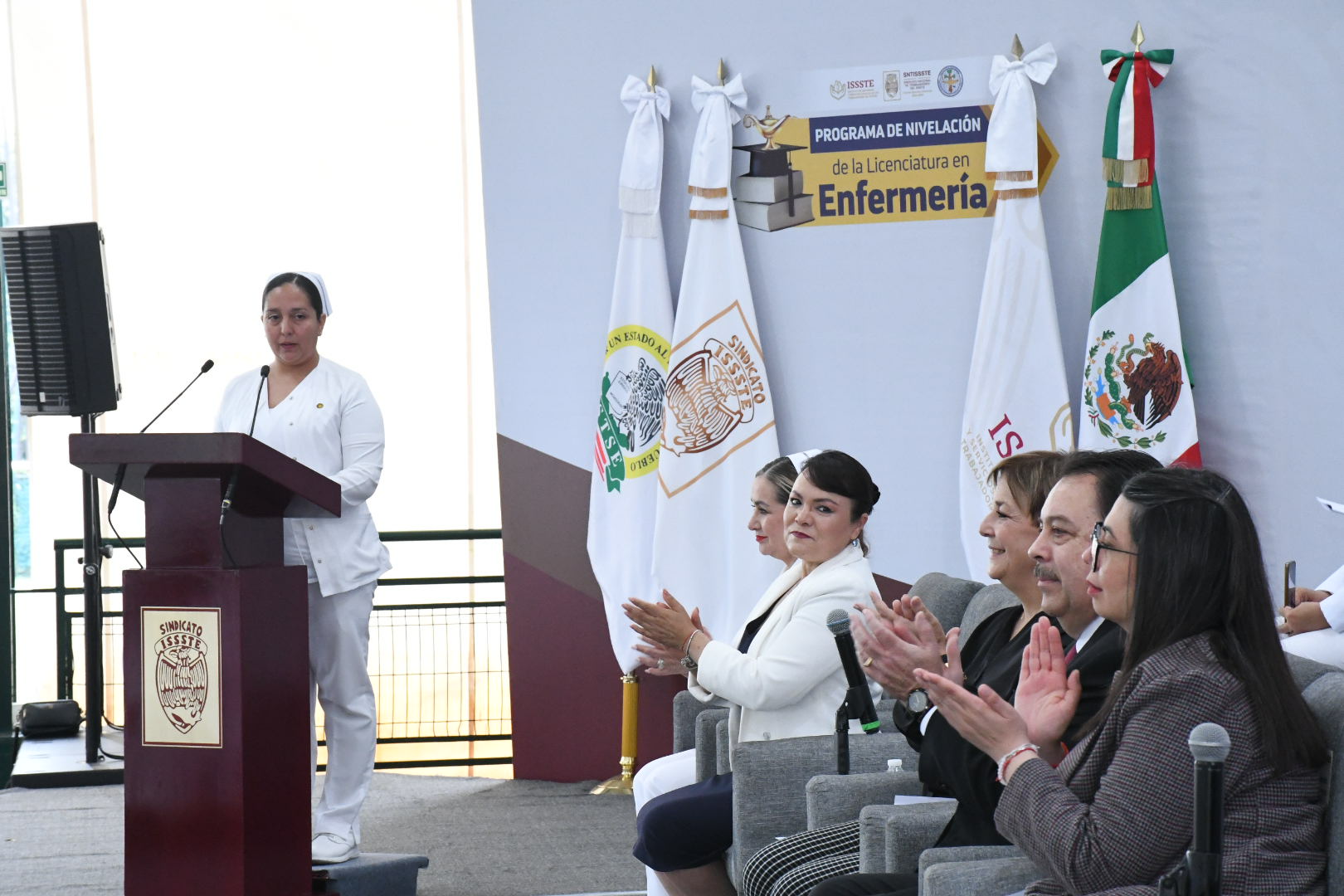 Ceremonia de Clausura del Programa de Nivelación de la Licenciatura en Enfermería