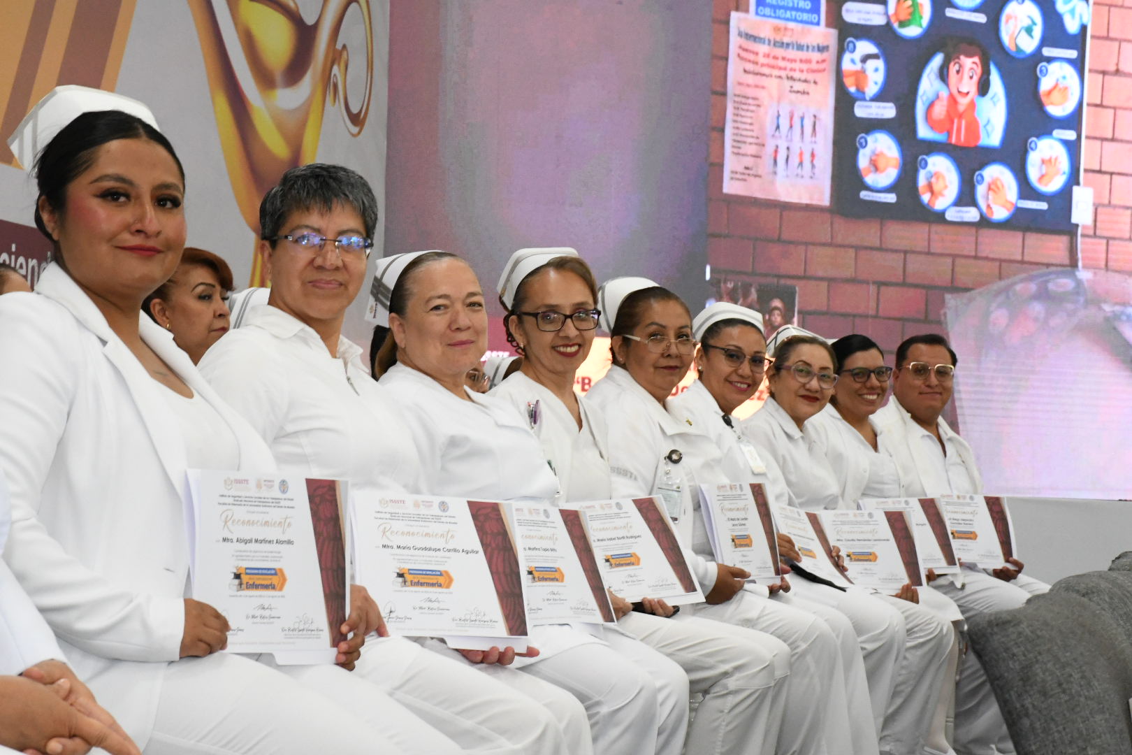 Ceremonia de Clausura del Programa de Nivelación de la Licenciatura en Enfermería