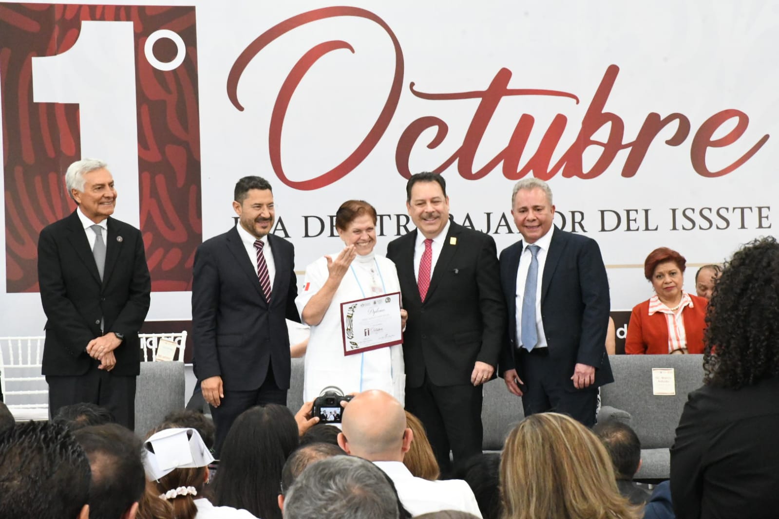  1° Octubre, "Día del Trabajadore del ISSSTE" Ceremonía de Entrega de Reconocimientos por años de Servicio