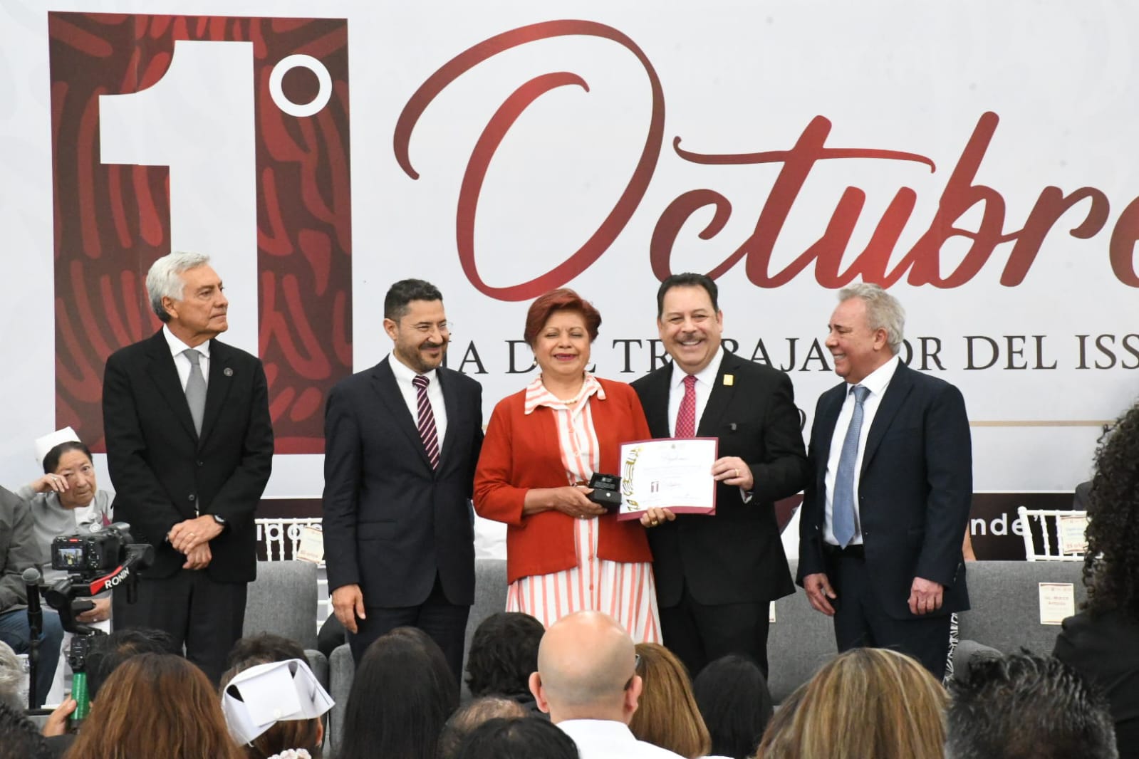  1° Octubre, "Día del Trabajadore del ISSSTE" Ceremonía de Entrega de Reconocimientos por años de Servicio